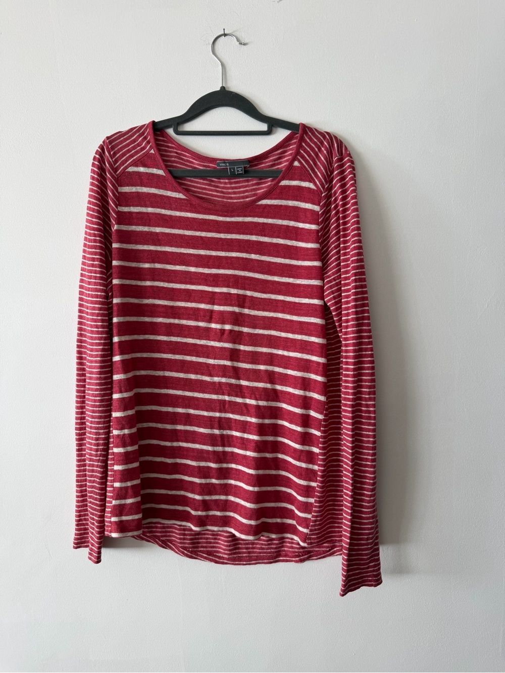 Vince Women’s Red and White Striped Scoop Neck Long-Sleeve Linen Tee Large